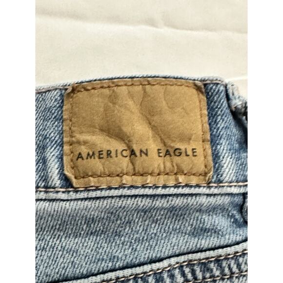 American Eagle Ex-Boyfriend STRIGID Blue Distressed Light Wash Jeans 8 Short NWT - Picture 5 of 12